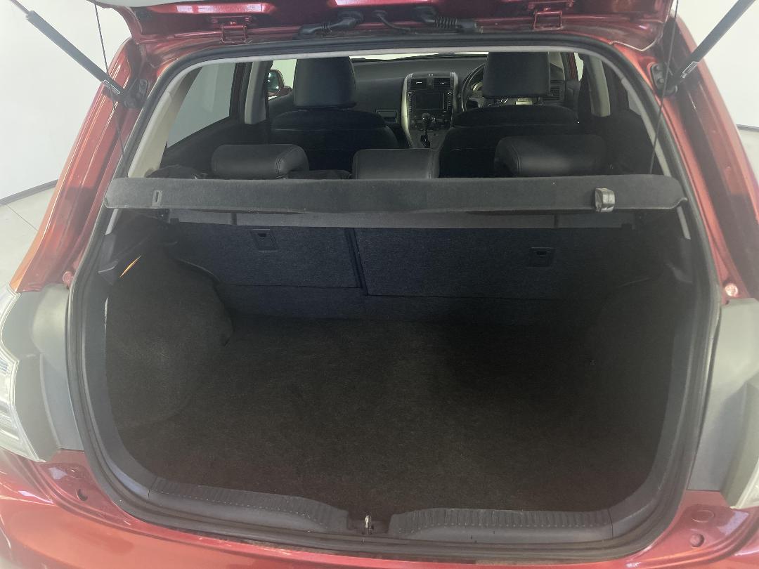 Photo '14' of Toyota Blade Photo '14' of Toyota Blade