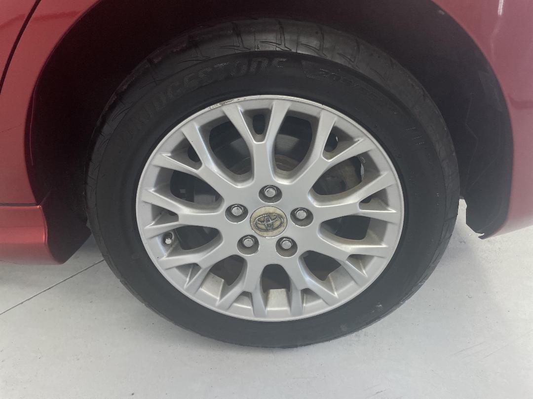 Photo '11' of Toyota Blade Photo '11' of Toyota Blade