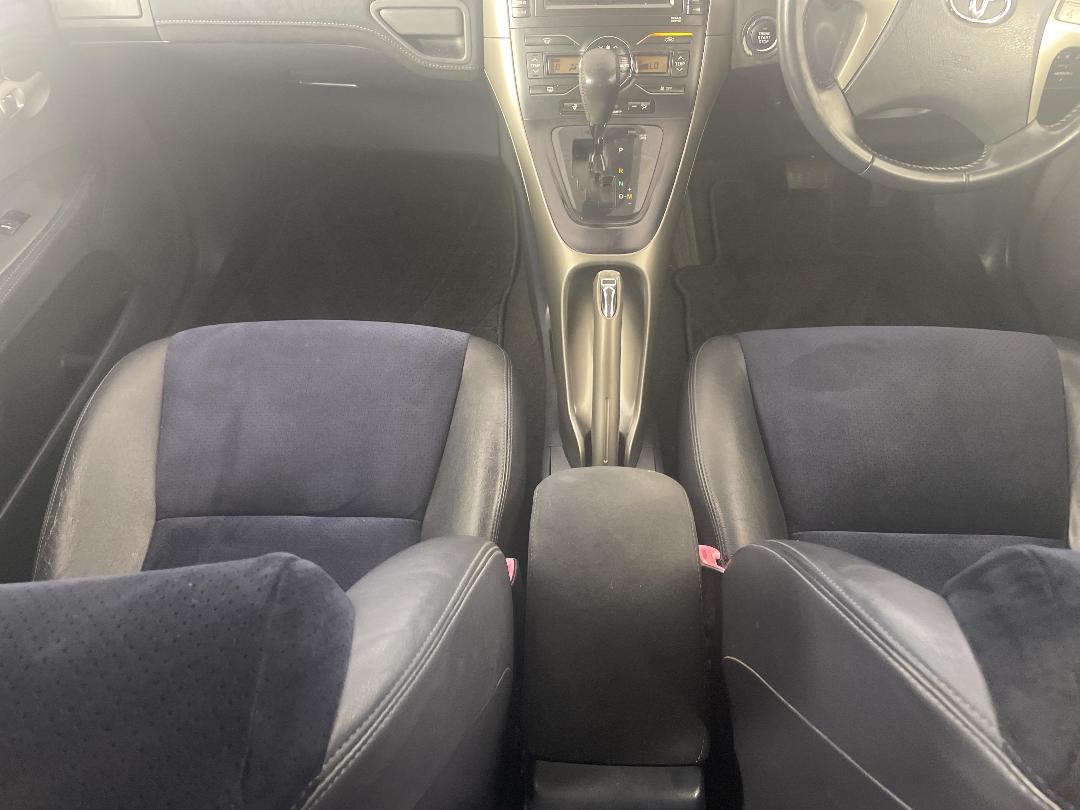 Photo '18' of Toyota Blade Photo '18' of Toyota Blade