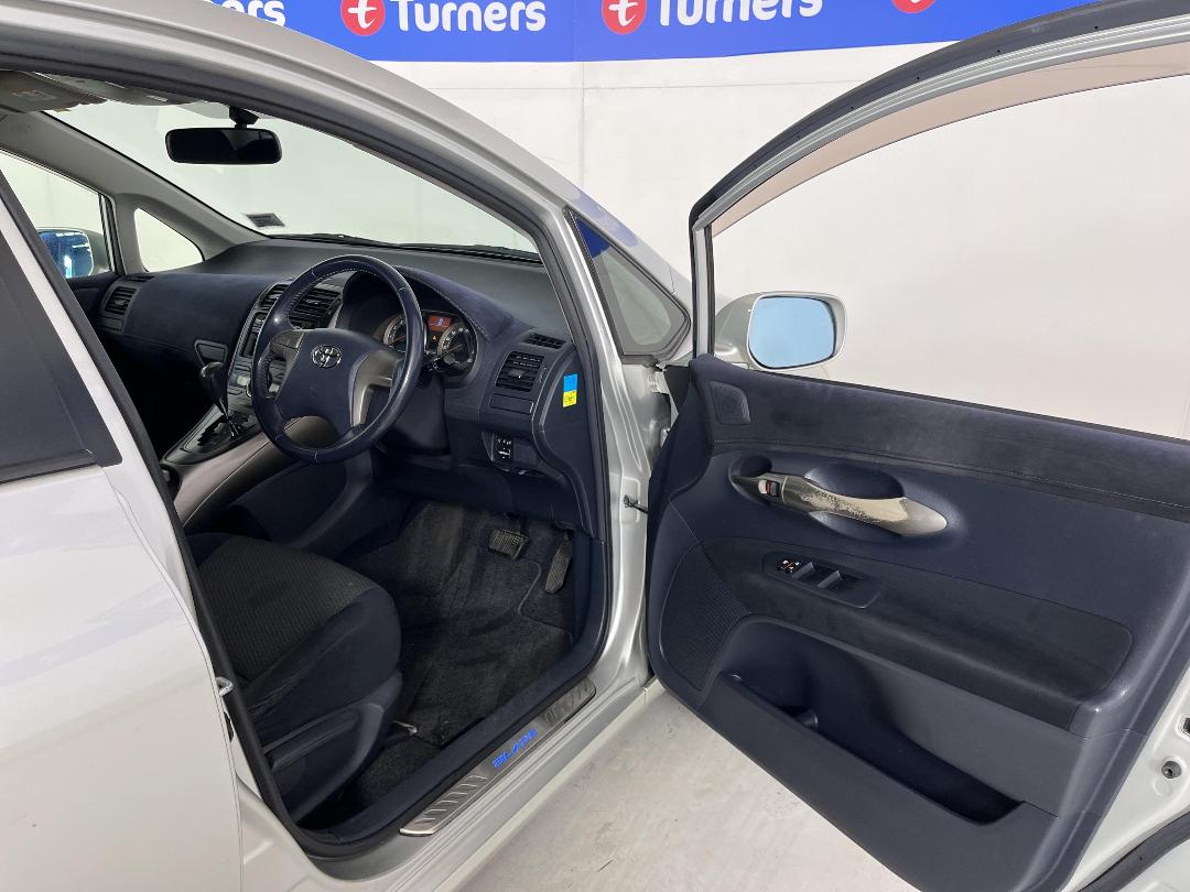 Photo '15' of Toyota Blade