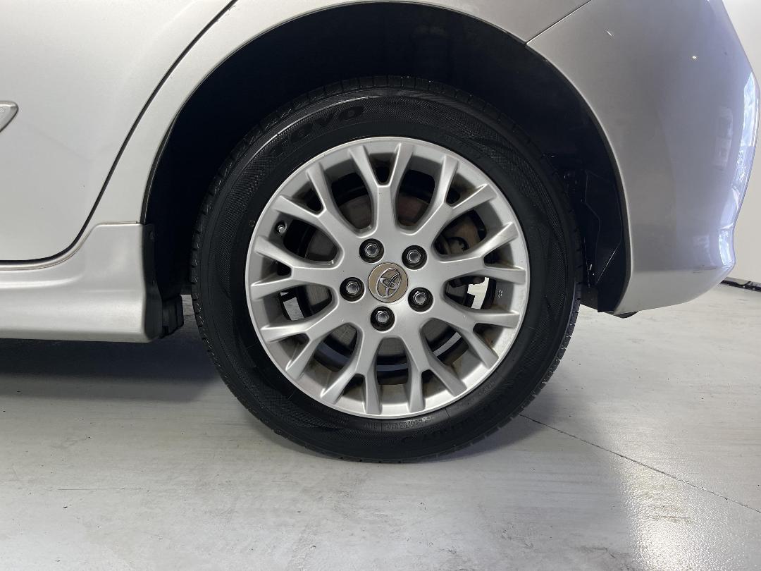 Photo '11' of Toyota Blade