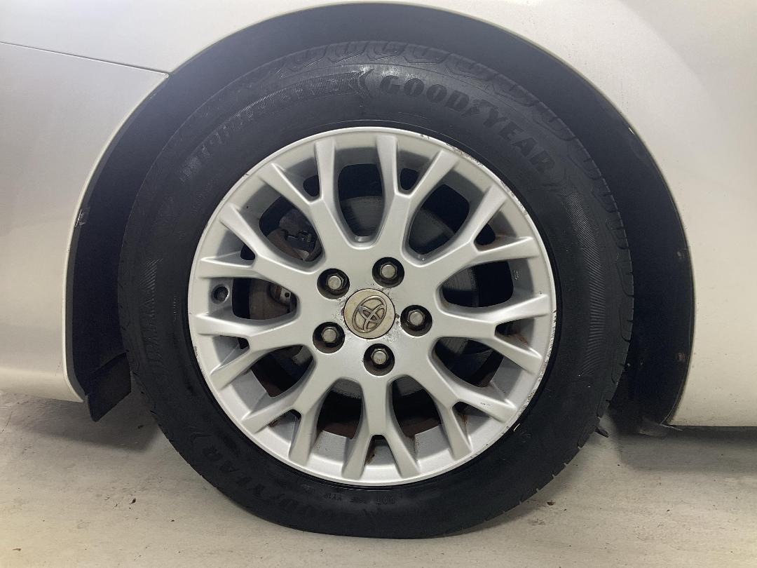 Photo '10' of Toyota Blade Photo '10' of Toyota Blade