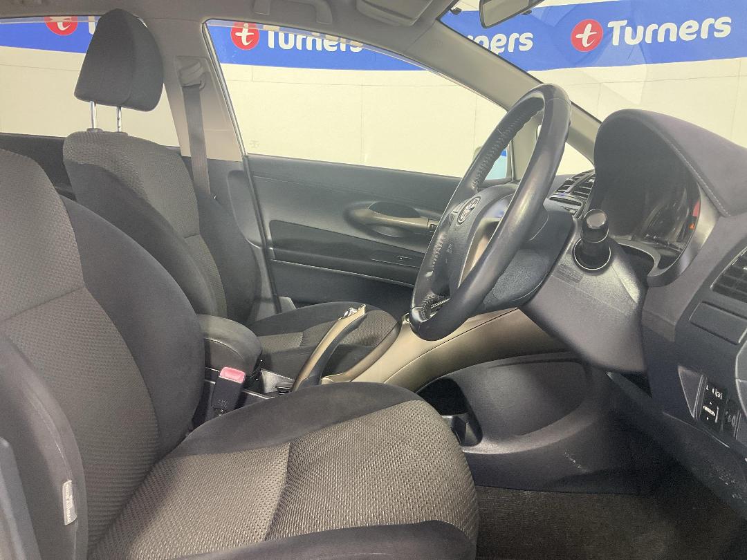 Photo '16' of Toyota Blade Photo '16' of Toyota Blade