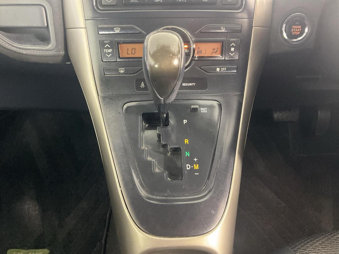 Photo '18' of Toyota Blade Photo '18' of Toyota Blade