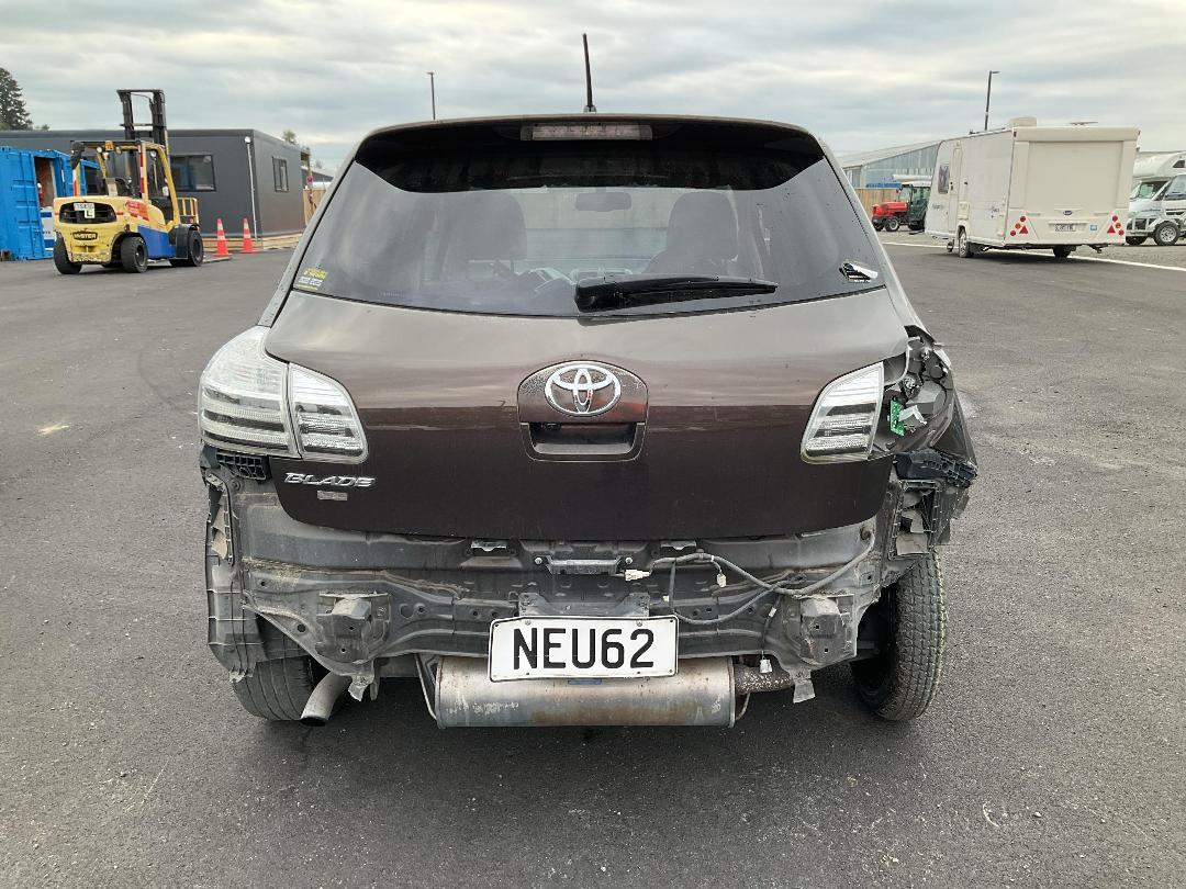 Photo '3' of Toyota Blade Photo '3' of Toyota Blade