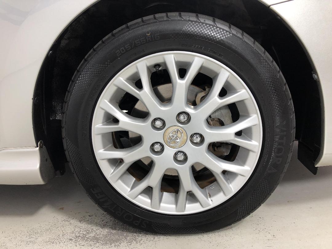 Photo '9' of Toyota Blade Photo '9' of Toyota Blade