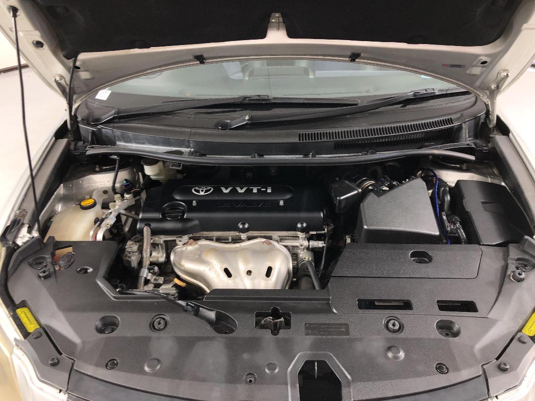 Photo '13' of Toyota Blade Photo '13' of Toyota Blade