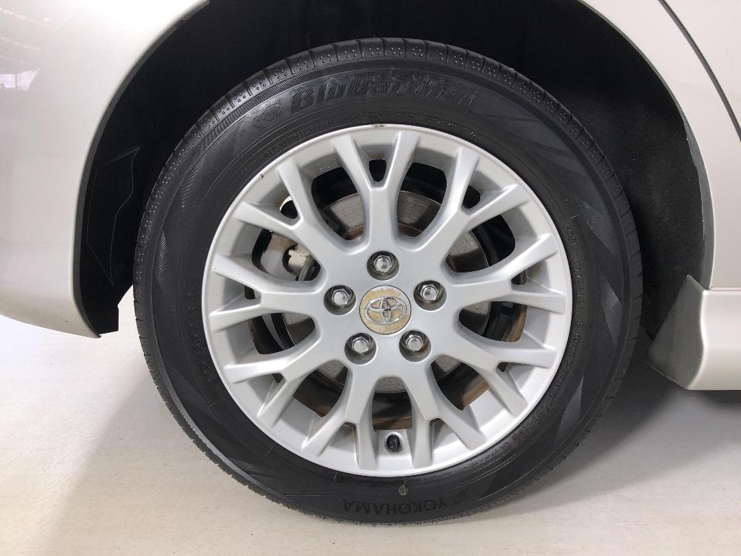 Photo '12' of Toyota Blade Photo '12' of Toyota Blade