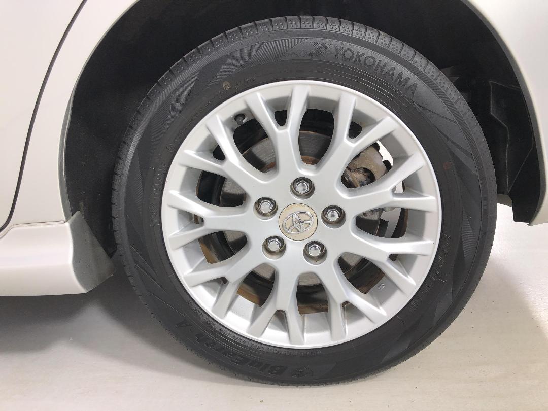 Photo '11' of Toyota Blade Photo '11' of Toyota Blade