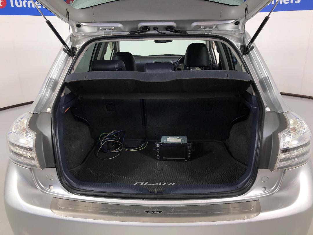 Photo '14' of Toyota Blade Photo '14' of Toyota Blade