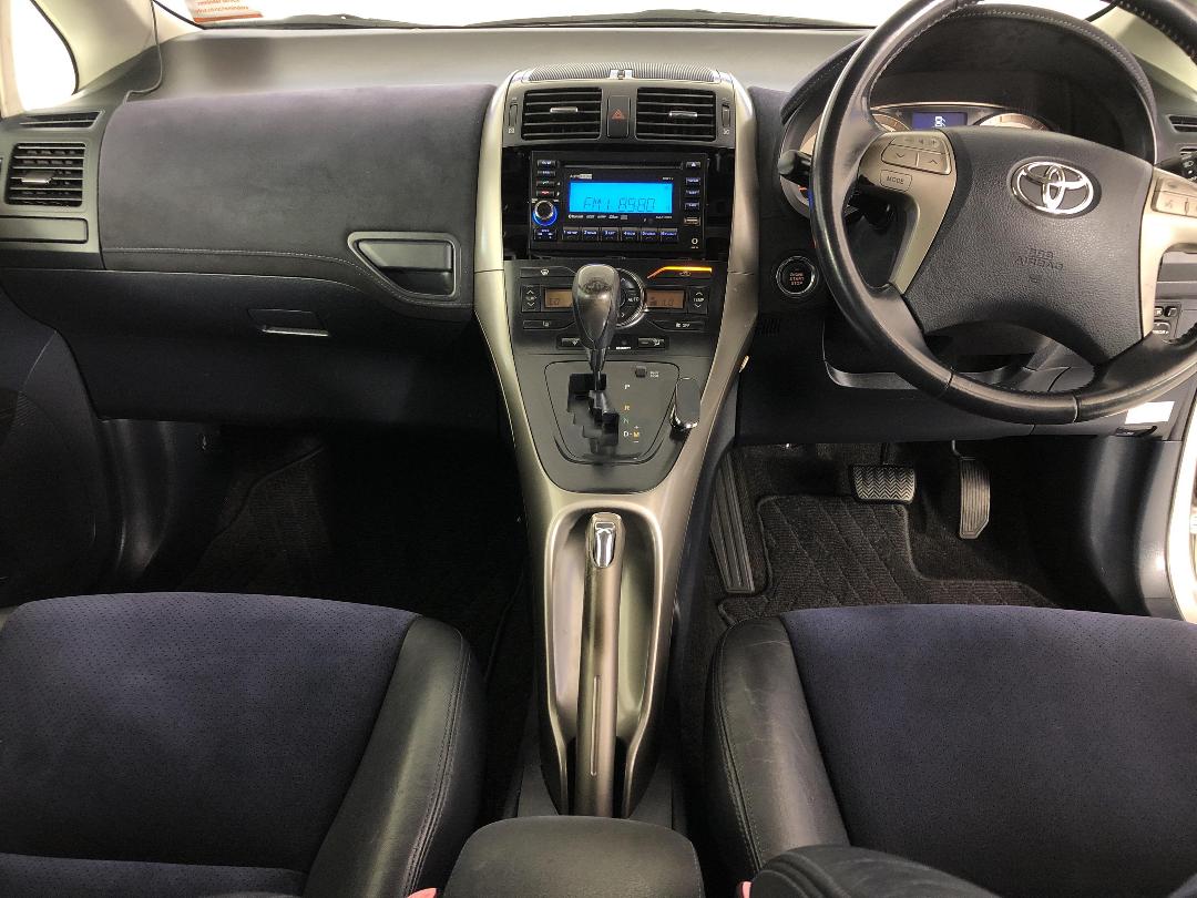 Photo '17' of Toyota Blade Photo '17' of Toyota Blade