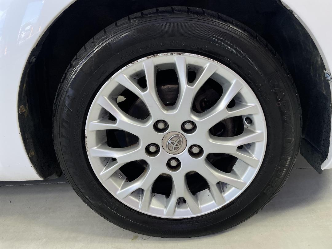 Photo '9' of Toyota Blade Photo '9' of Toyota Blade