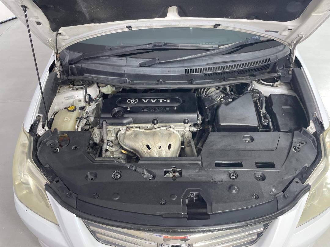 Photo '13' of Toyota Blade Photo '13' of Toyota Blade