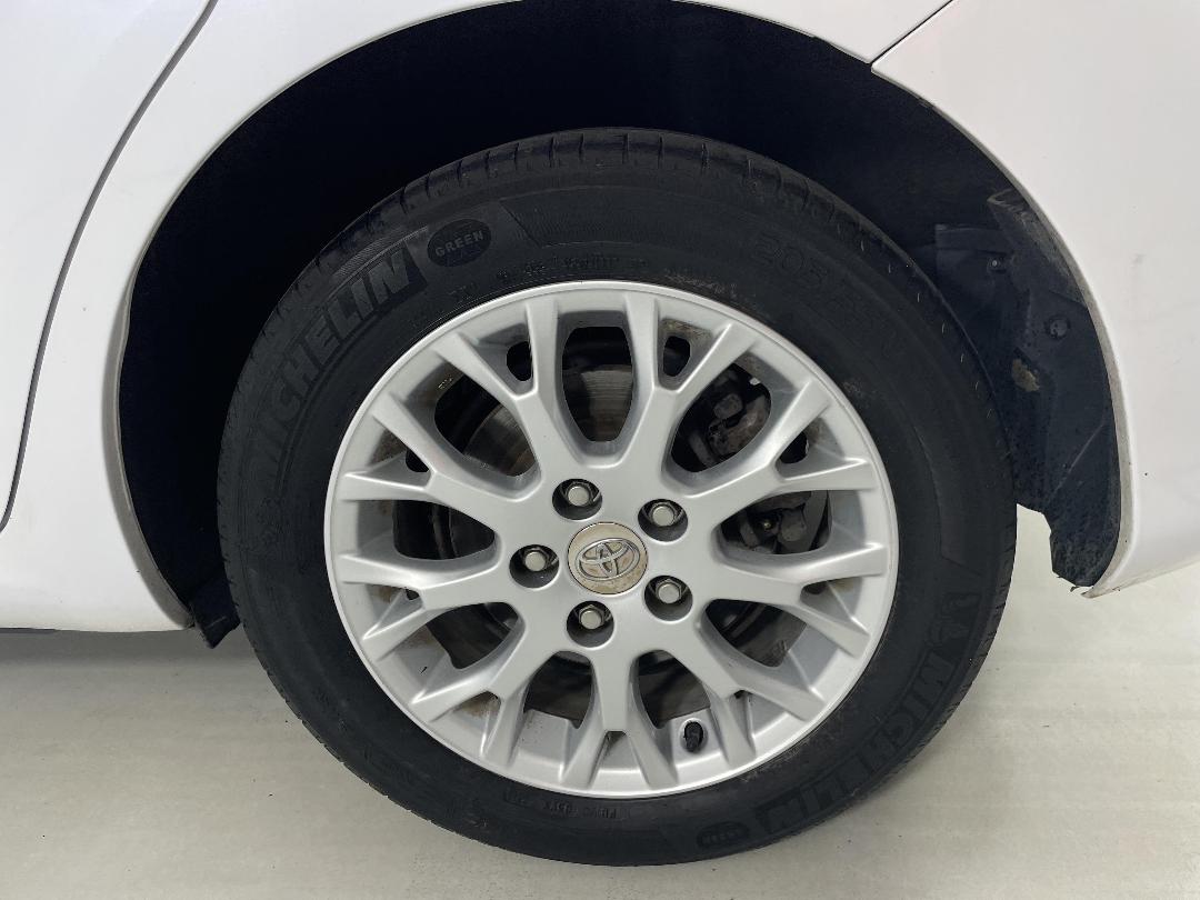 Photo '11' of Toyota Blade Photo '11' of Toyota Blade