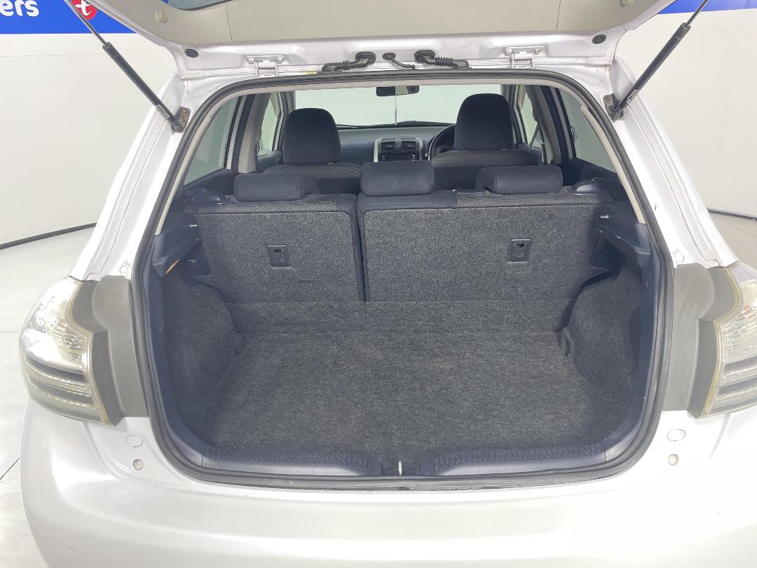 Photo '14' of Toyota Blade Photo '14' of Toyota Blade