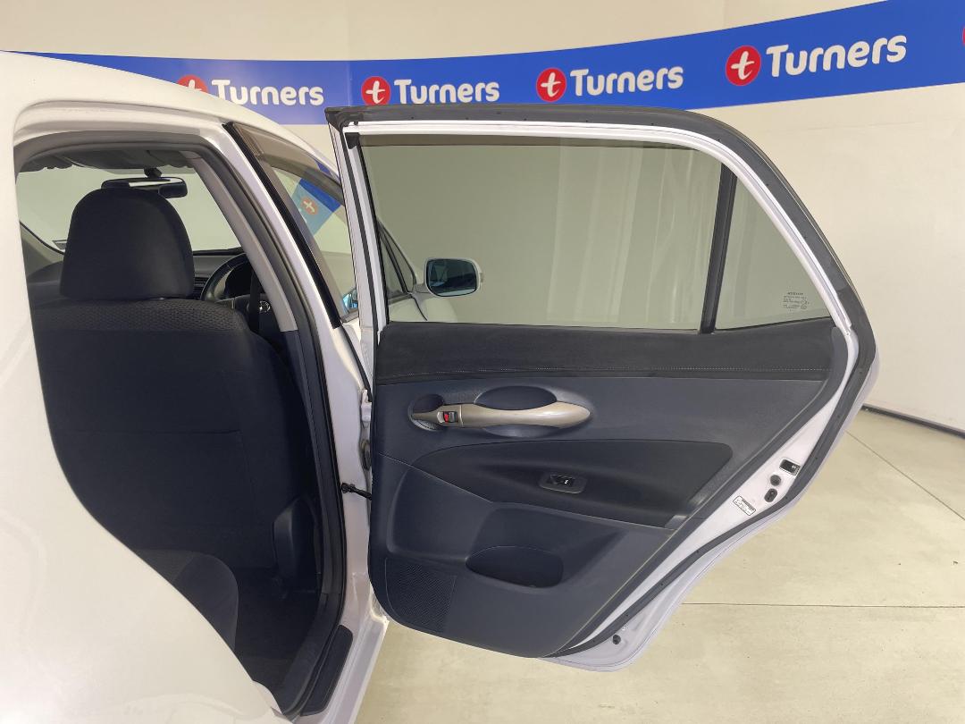 Photo '19' of Toyota Blade Photo '19' of Toyota Blade