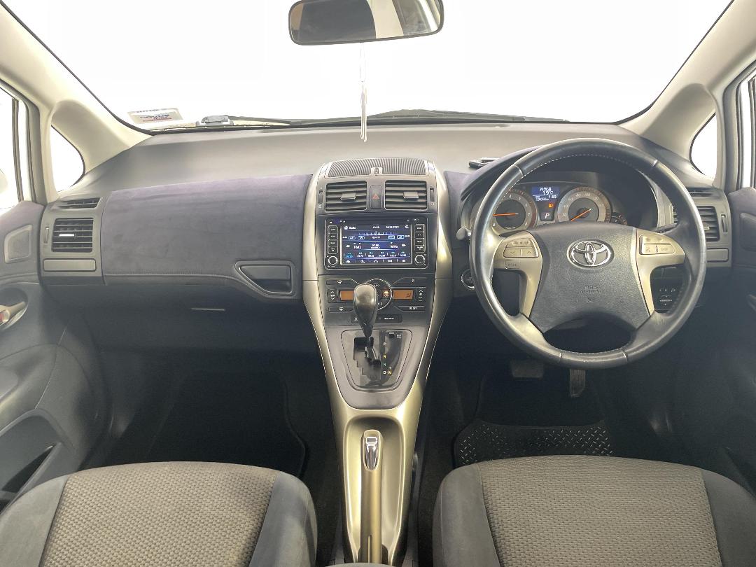 Photo '17' of Toyota Blade Photo '17' of Toyota Blade