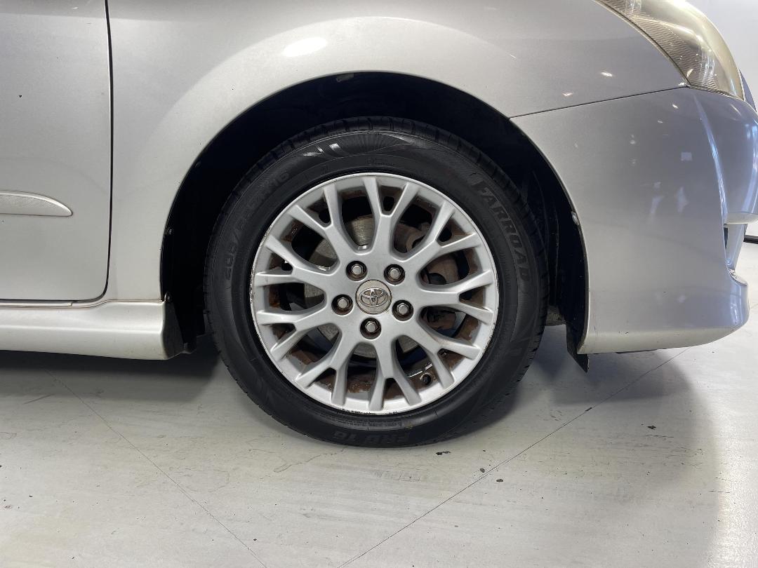 Photo '9' of Toyota Blade Photo '9' of Toyota Blade