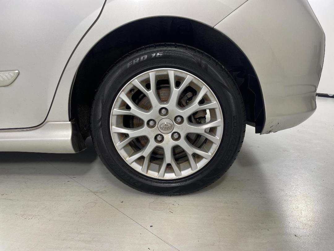 Photo '11' of Toyota Blade Photo '11' of Toyota Blade