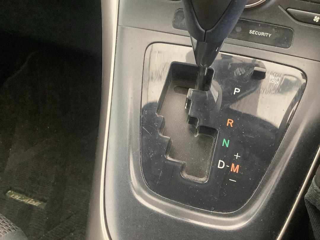 Photo '16' of Toyota Blade Photo '16' of Toyota Blade