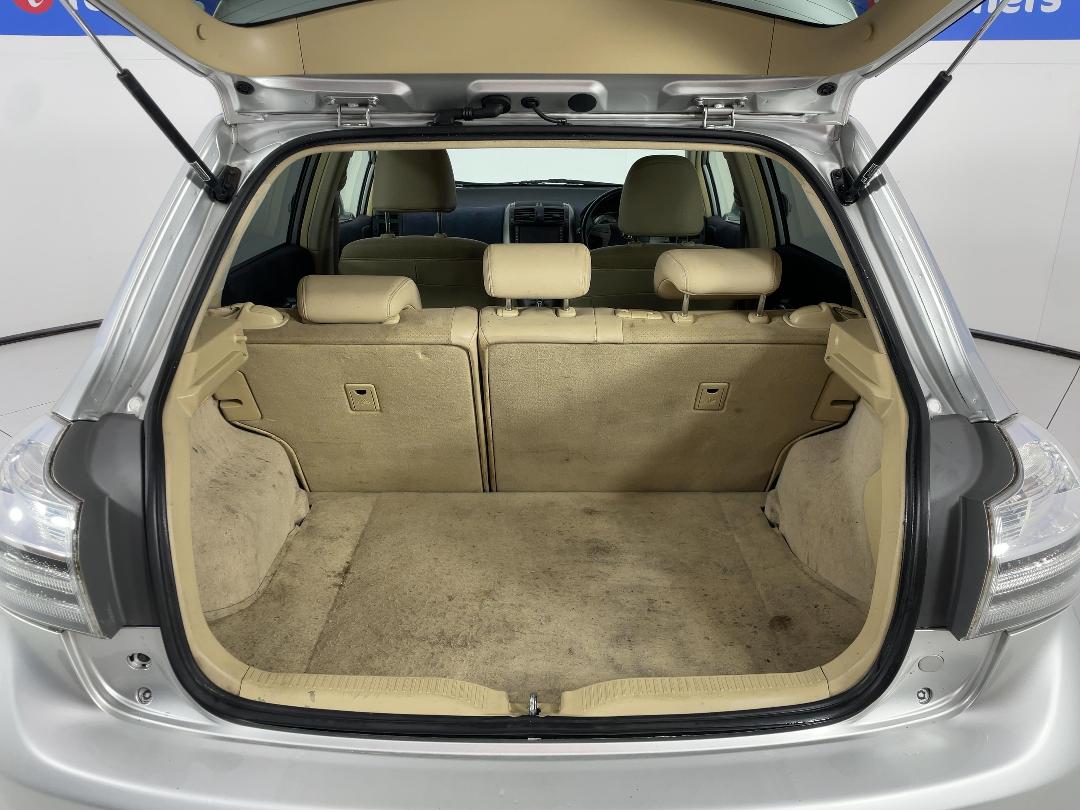 Photo '14' of Toyota Blade Photo '14' of Toyota Blade