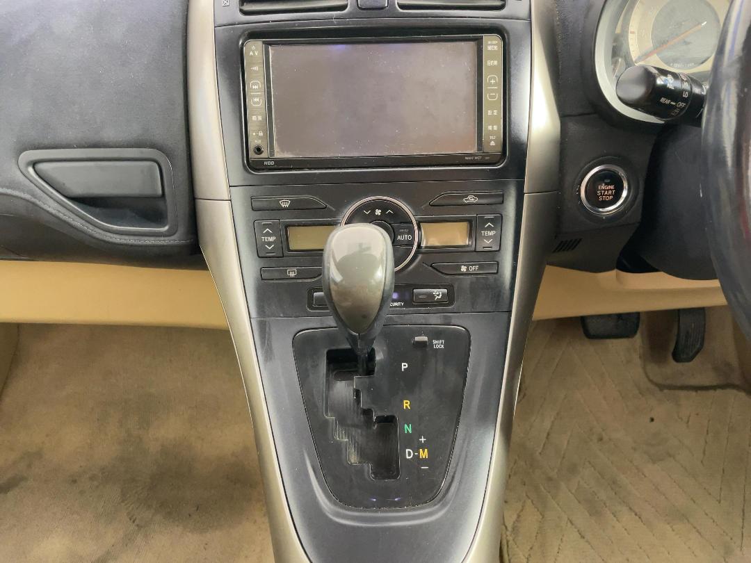 Photo '18' of Toyota Blade Photo '18' of Toyota Blade