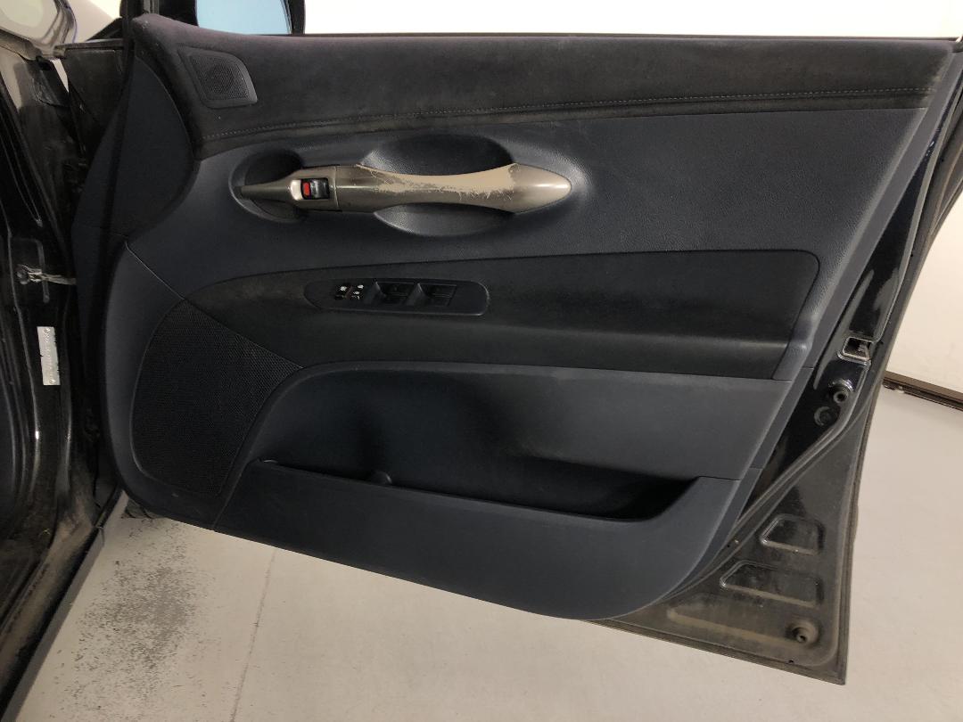 Photo '13' of Toyota Blade Photo '13' of Toyota Blade