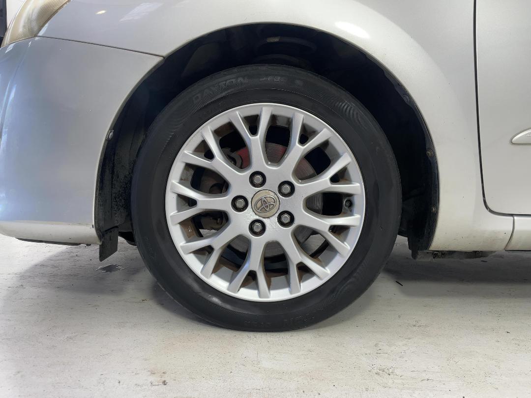 Photo '10' of Toyota Blade Photo '10' of Toyota Blade