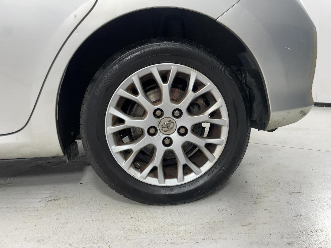 Photo '11' of Toyota Blade Photo '11' of Toyota Blade