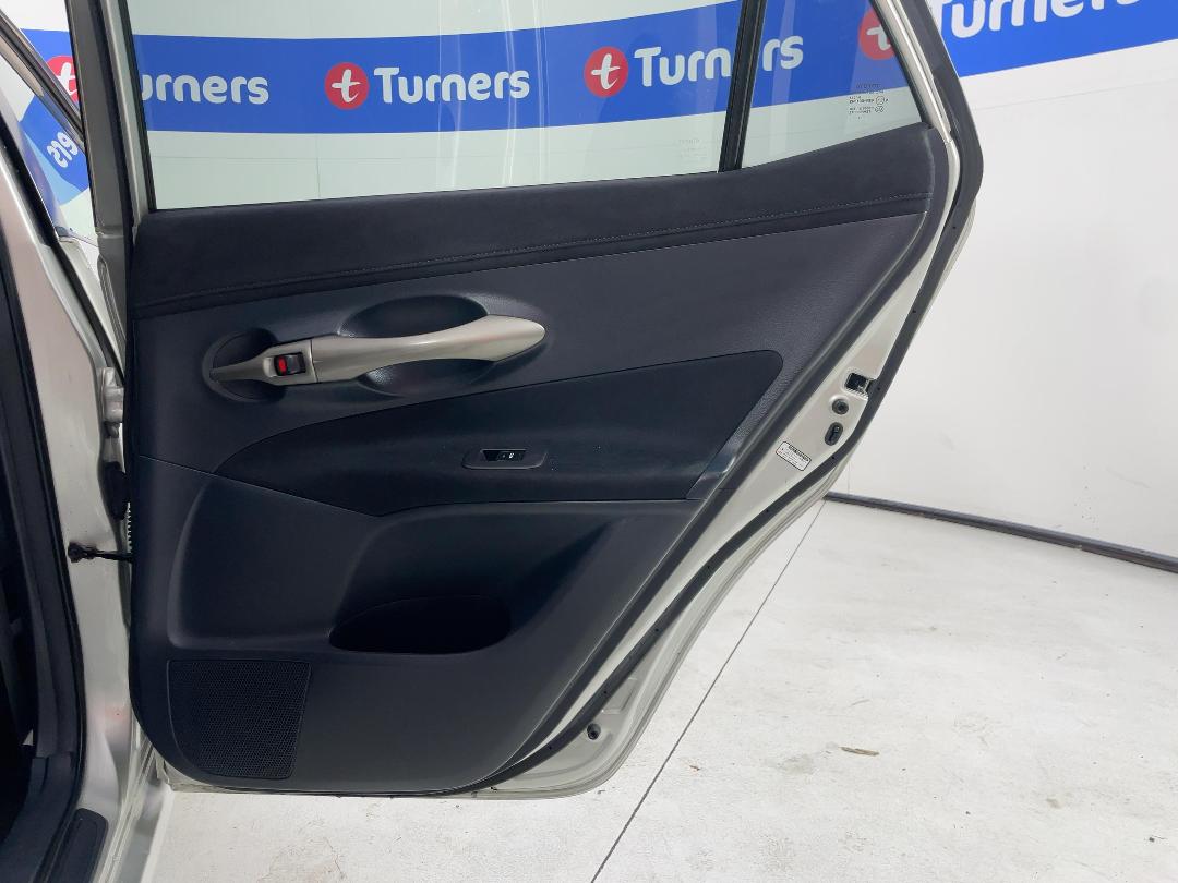 Photo '19' of Toyota Blade Photo '19' of Toyota Blade