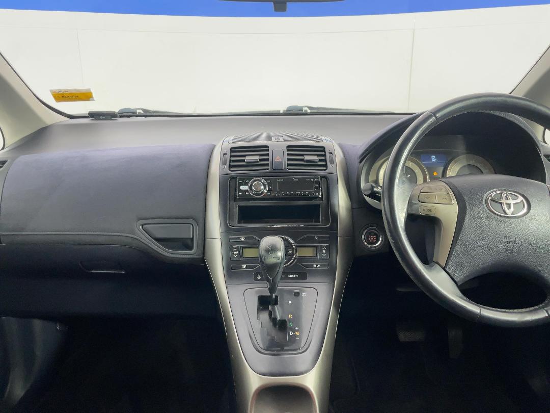 Photo '17' of Toyota Blade Photo '17' of Toyota Blade