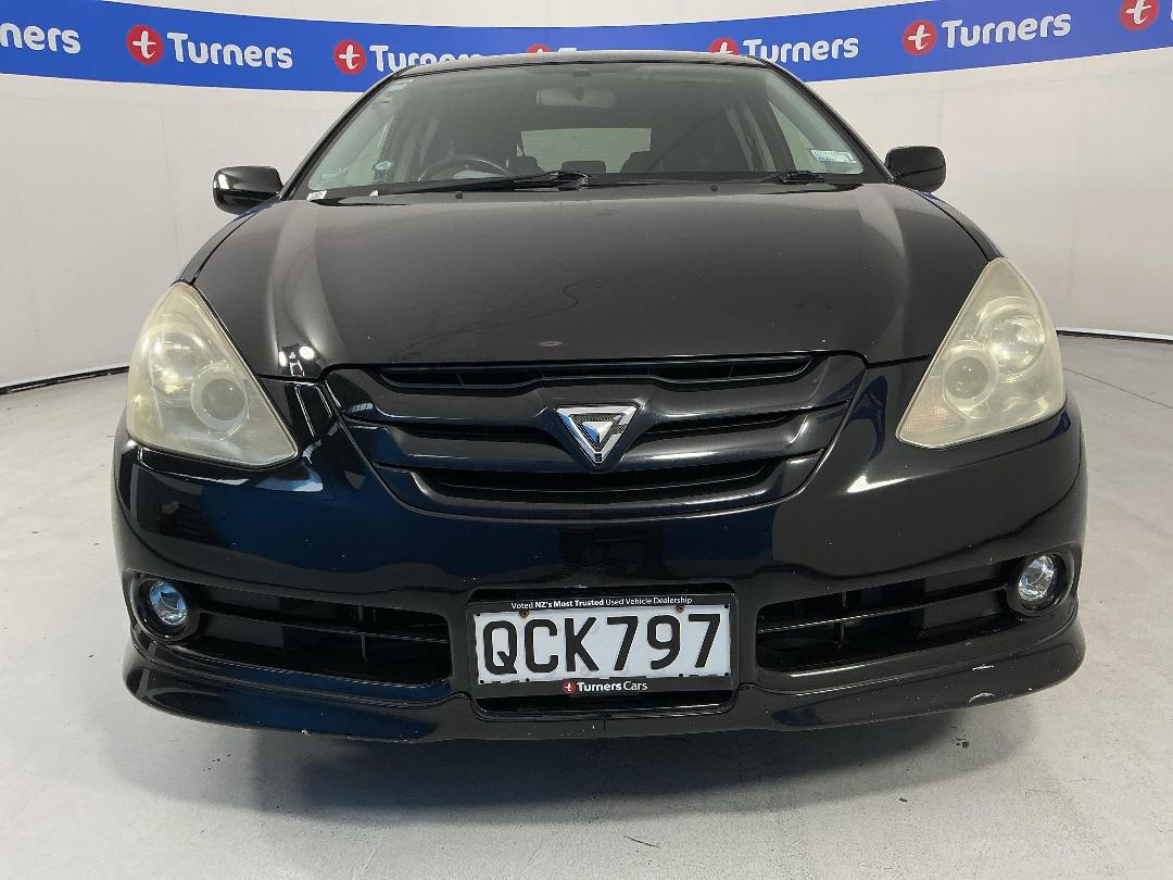 Photo '2' of Toyota Caldina Photo '2' of Toyota Caldina