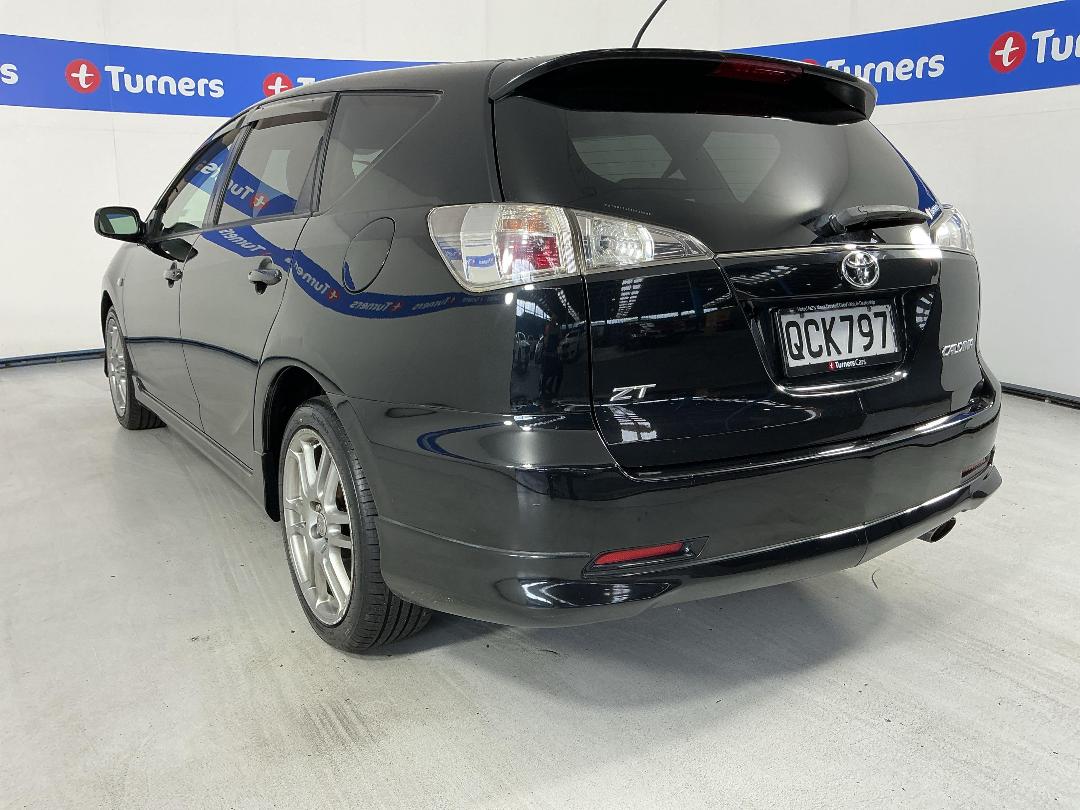 Photo '5' of Toyota Caldina Photo '5' of Toyota Caldina