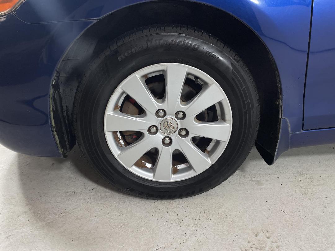 Photo '10' of Toyota Camry