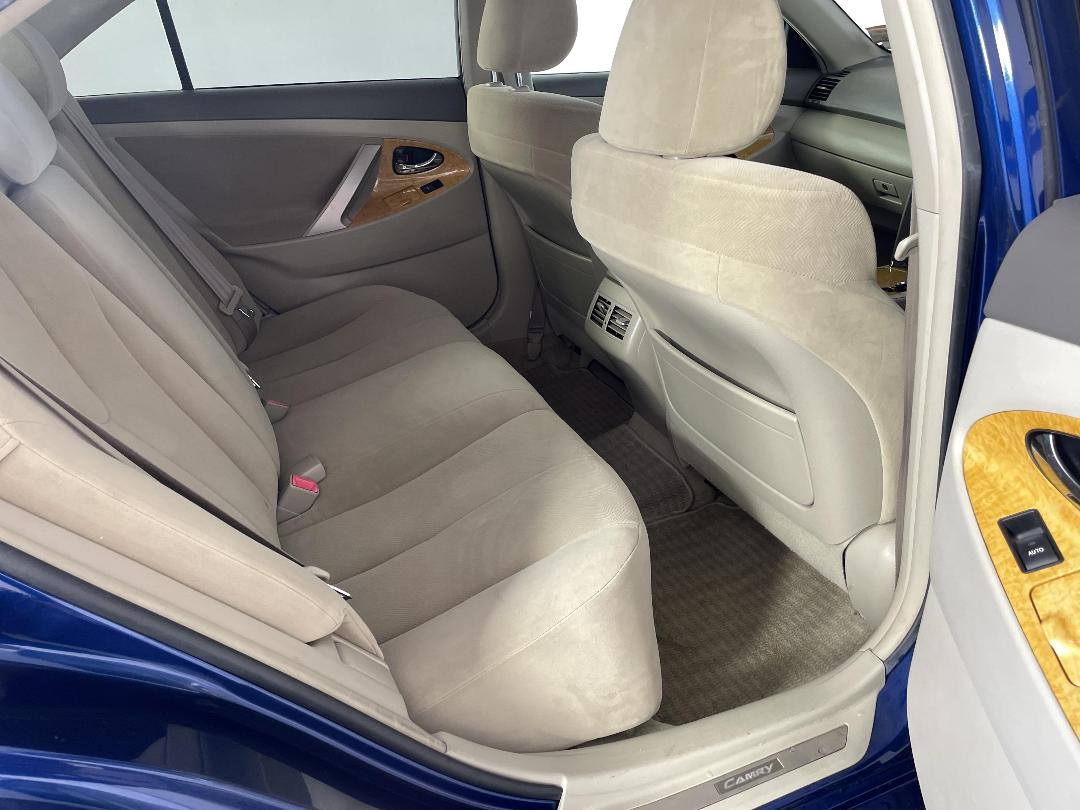 Photo '20' of Toyota Camry