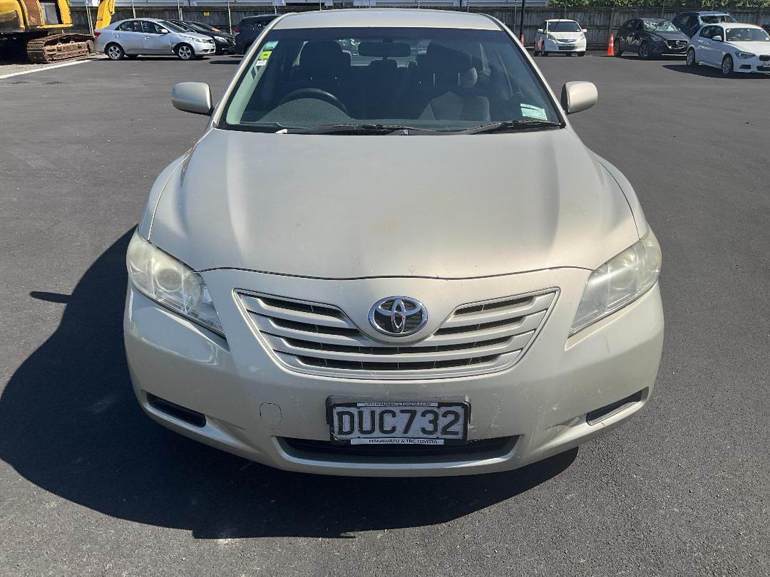 Photo '2' of Toyota Camry GL