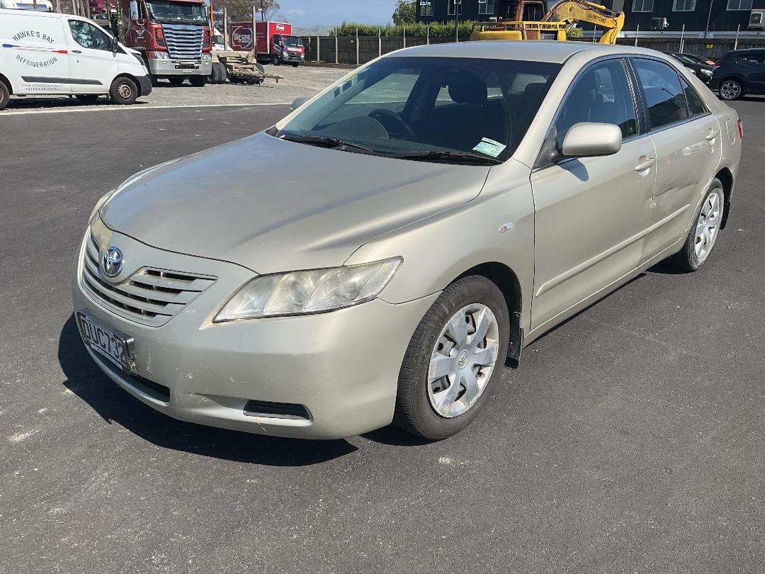 Photo '3' of Toyota Camry GL