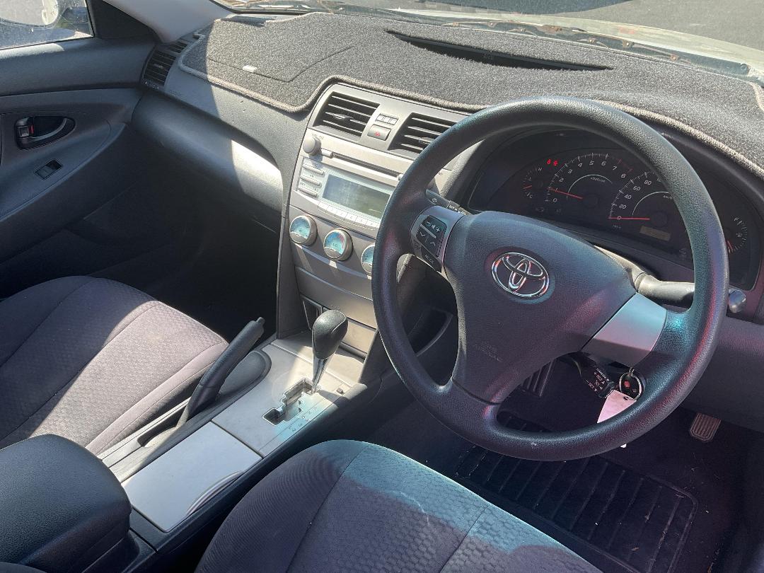 Photo '13' of Toyota Camry GL