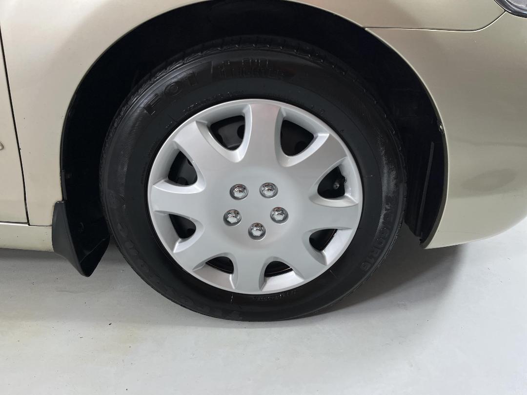 Photo '9' of Toyota Camry