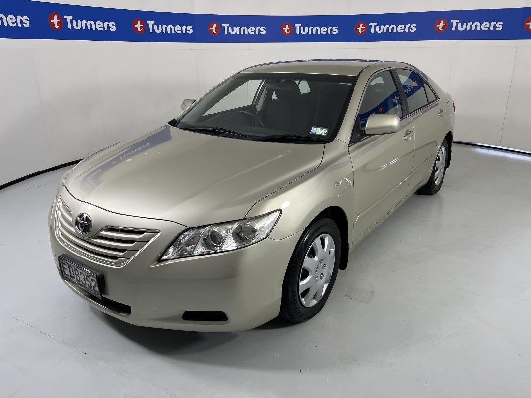 Photo '4' of Toyota Camry