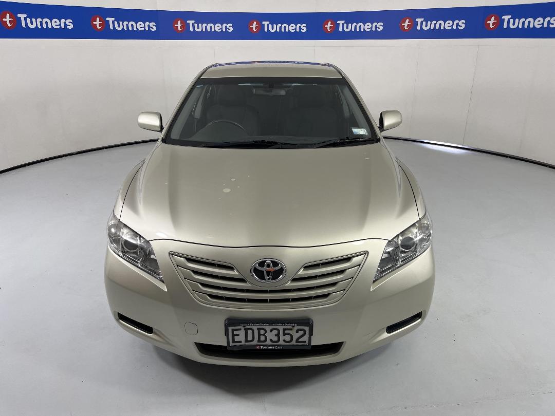 Photo '2' of Toyota Camry