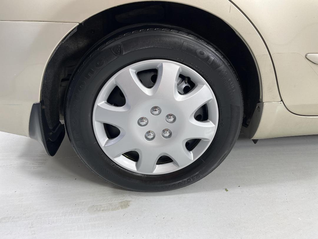 Photo '12' of Toyota Camry