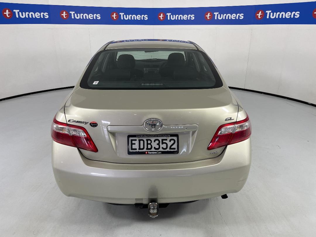 Photo '6' of Toyota Camry