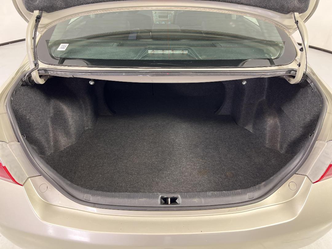 Photo '14' of Toyota Camry