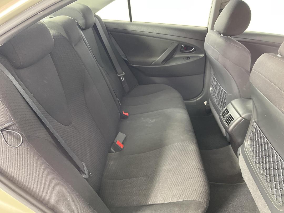 Photo '20' of Toyota Camry