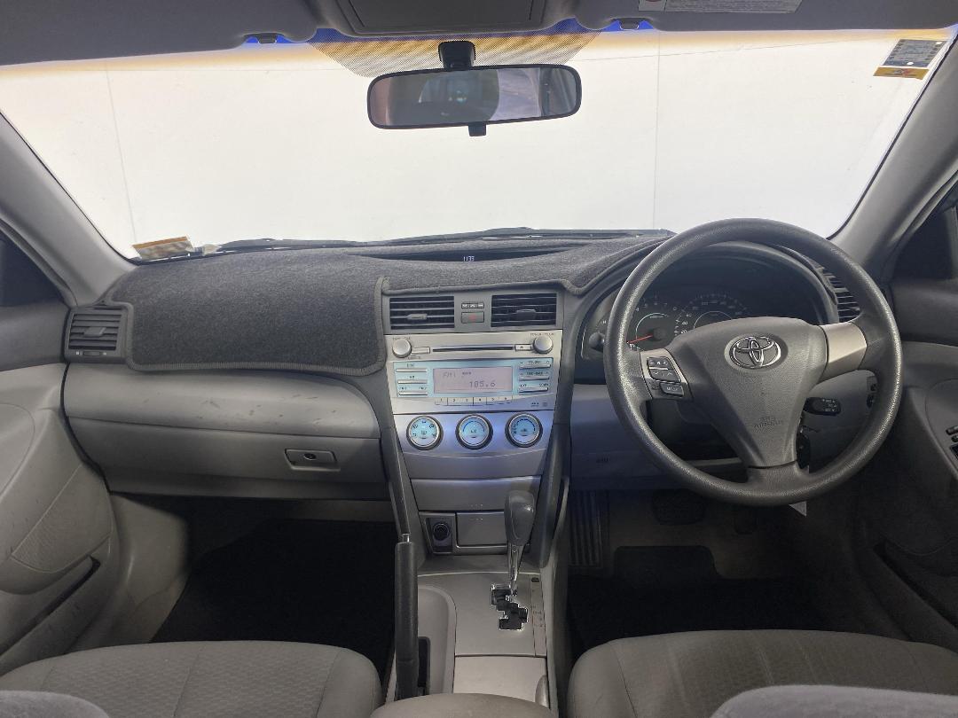 Photo '17' of Toyota Camry Photo '17' of Toyota Camry