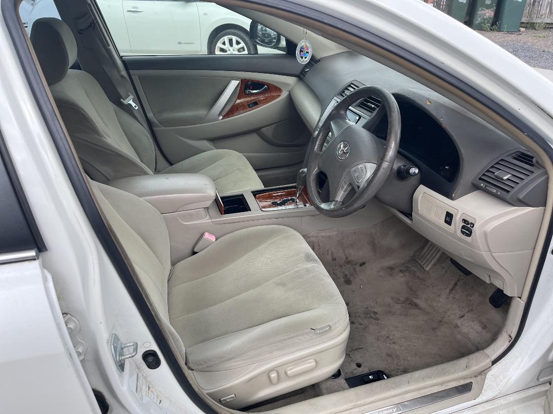 Photo '10' of Toyota Camry