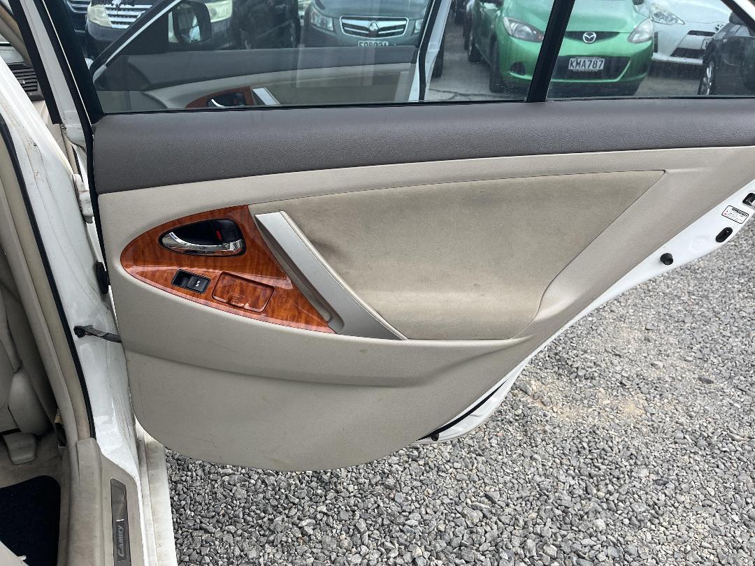 Photo '13' of Toyota Camry