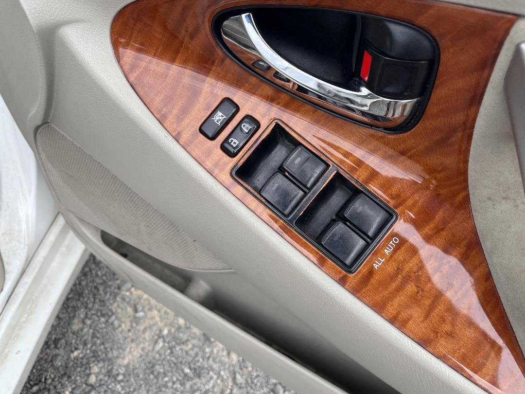 Photo '17' of Toyota Camry