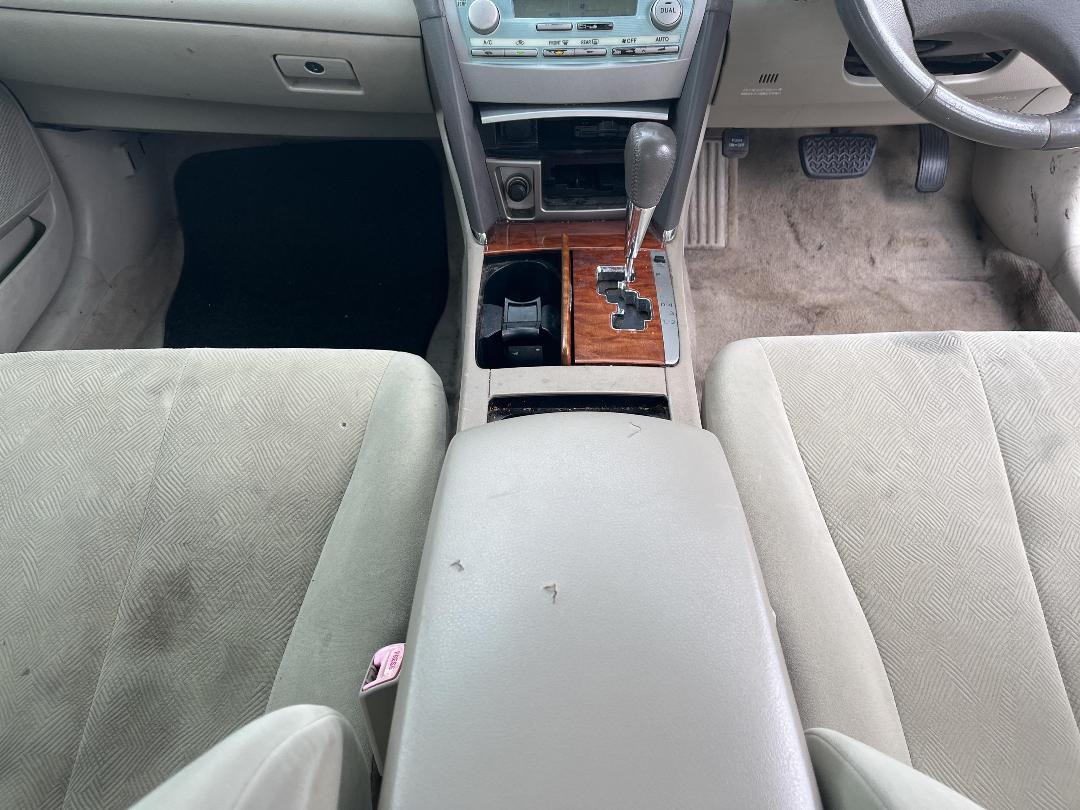 Photo '16' of Toyota Camry